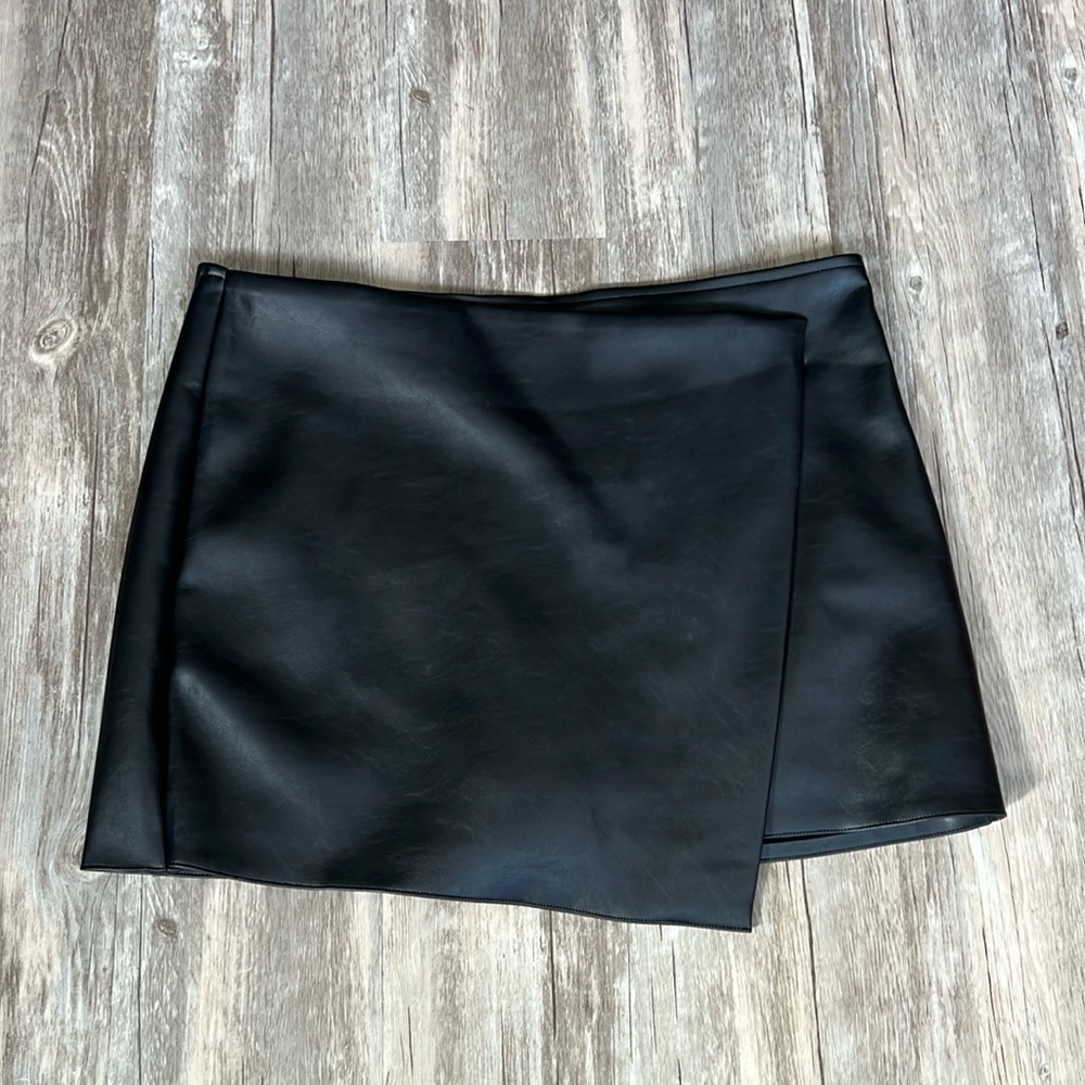 Lucy Paris Sonya Faux Leather Skort in Ink
